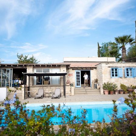 The Carob Tree Villa - Rustic Luxury Home With Access To Pool And Restaurant Lárnaca Exterior foto